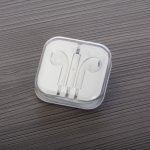 Fone de Ouvido Estéreo com Microfone personalizada